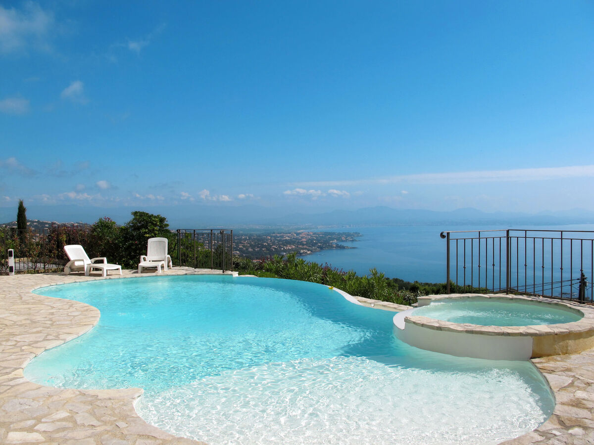 Maison Bellevue avec piscine et vue mer aux Issambres - Photo 24