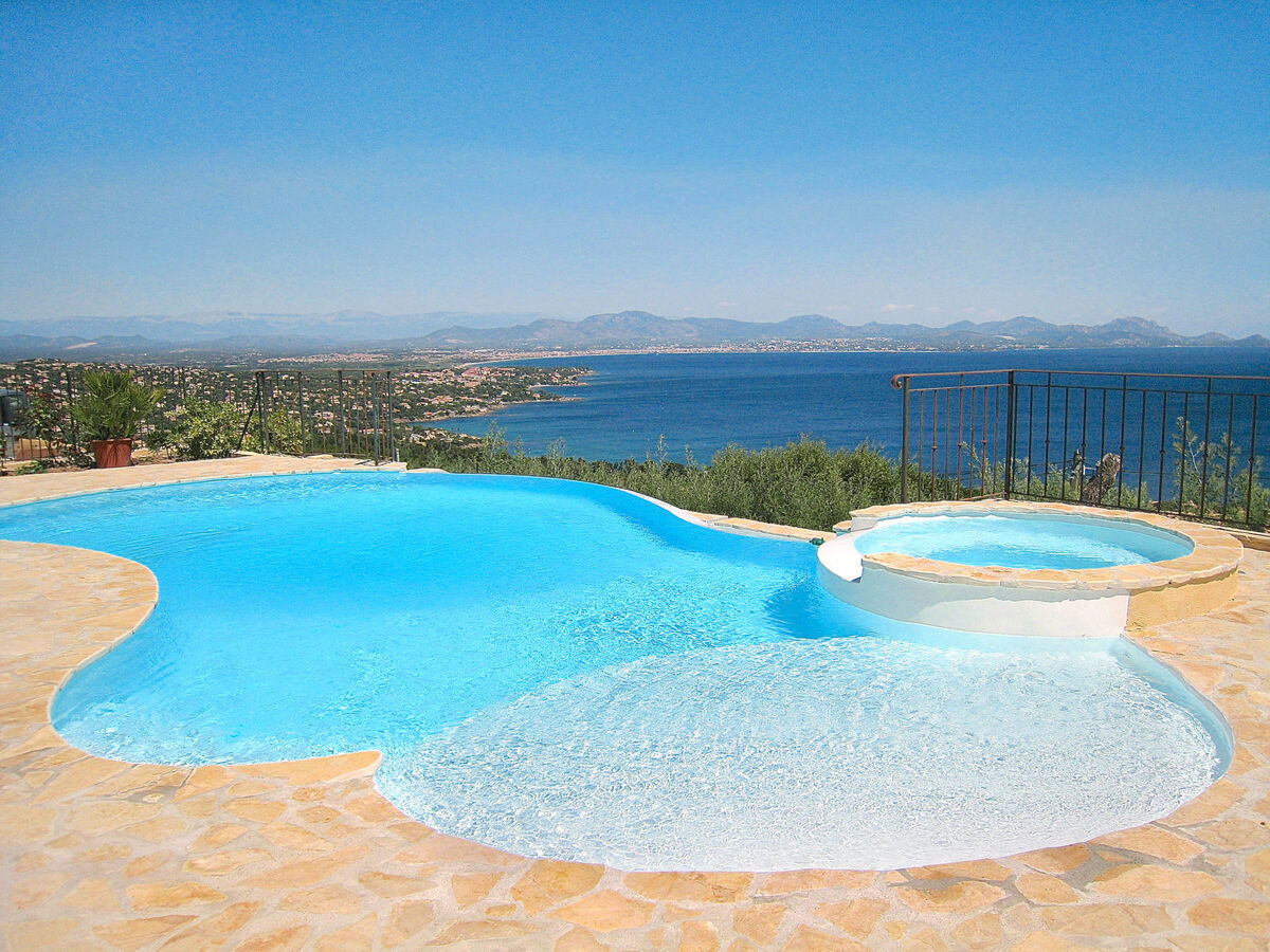Appartement Bellevue aux Issambres, vue mer et piscine - Photo 1