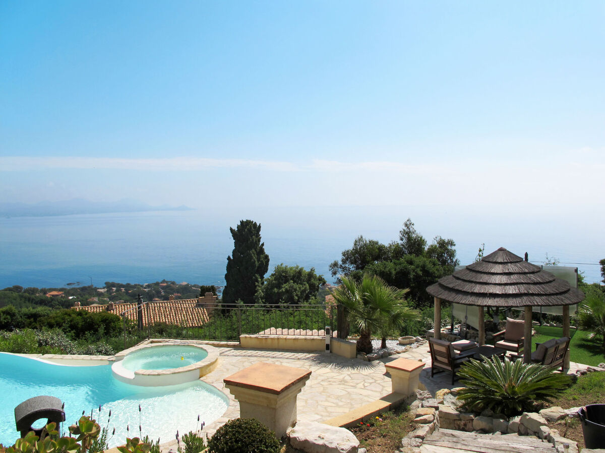 Appartement Bellevue aux Issambres, vue mer et piscine - Photo 14