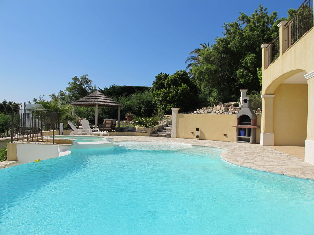 Appartement Bellevue aux Issambres, vue mer et piscine - Photo 16