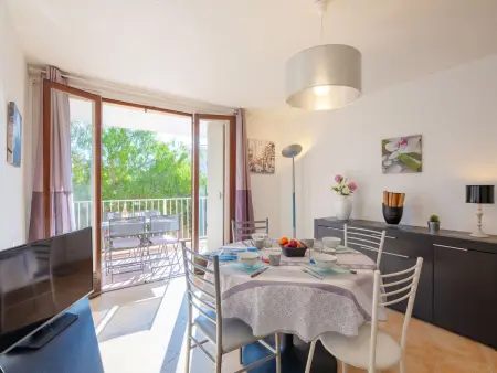 Appartement 2 pièces à 100 m de la mer, Fréjus : photo 2