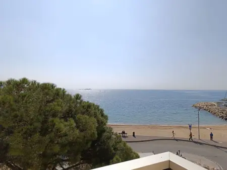 Le Capitole – Apt 2p vue mer, terrasse, à 20m plage : photo 20