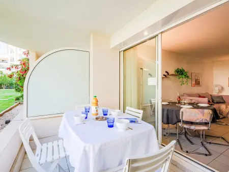Le Cesarée – Appartement 2p à 200m de la mer : photo 13