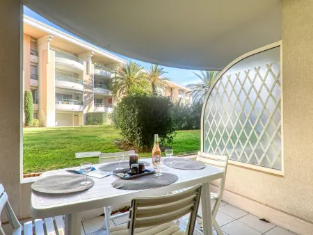 Le Cesarée – Appartement 2p à 200m de la mer : photo 20