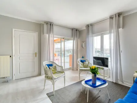 Apt 2 pièces à 30m de la mer, Fréjus : photo 8