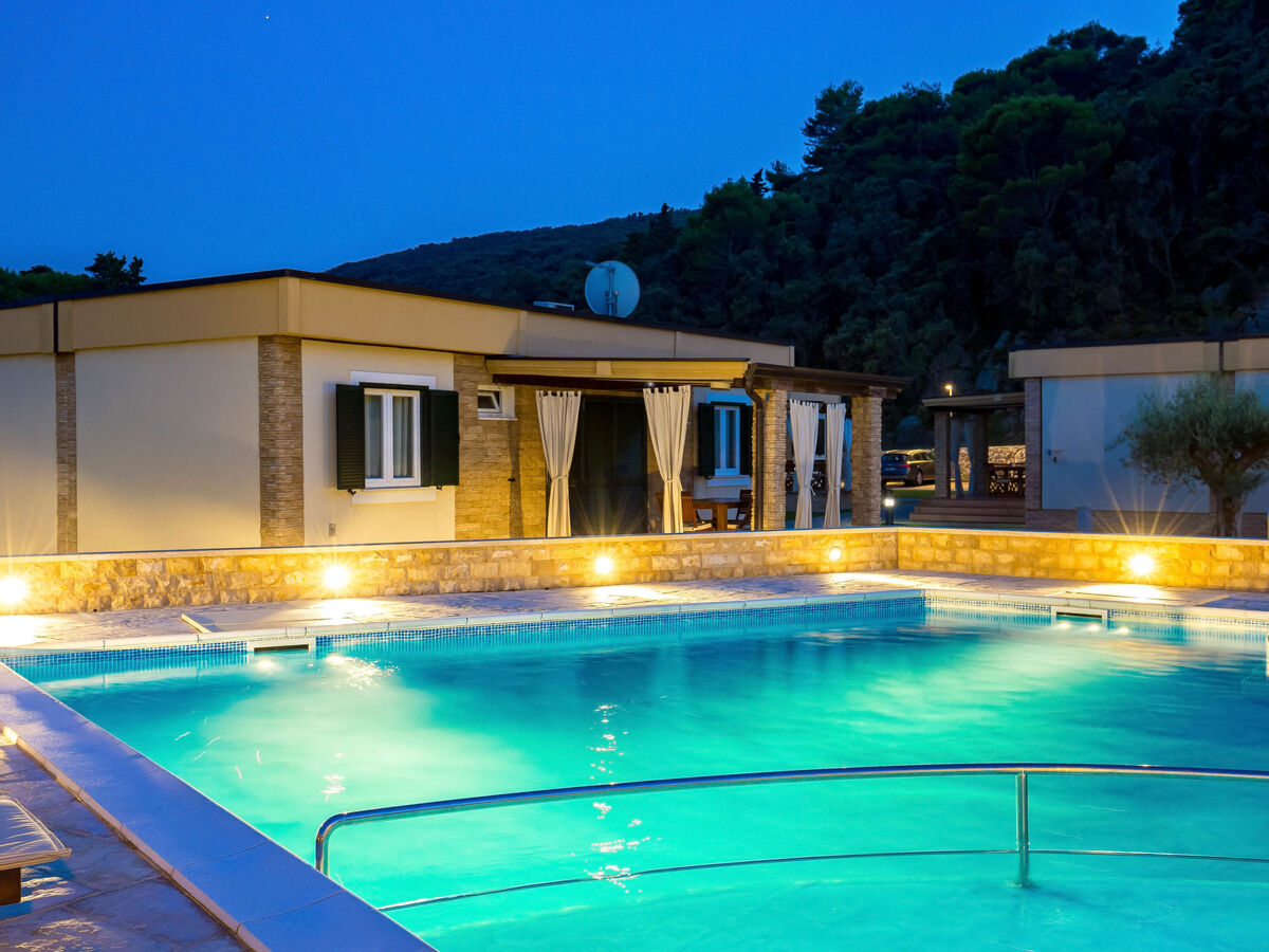 Superior, maison 50 m² face à la mer à Kampor - Photo 30