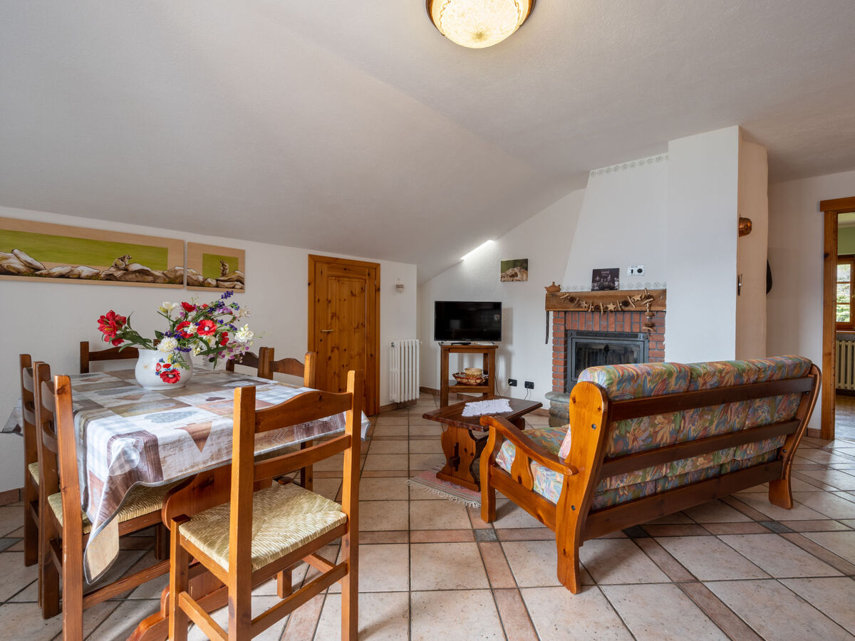 Chalet Marmotte – 80 m² avec cheminée à Sarre, vue montagnes - Photo 3