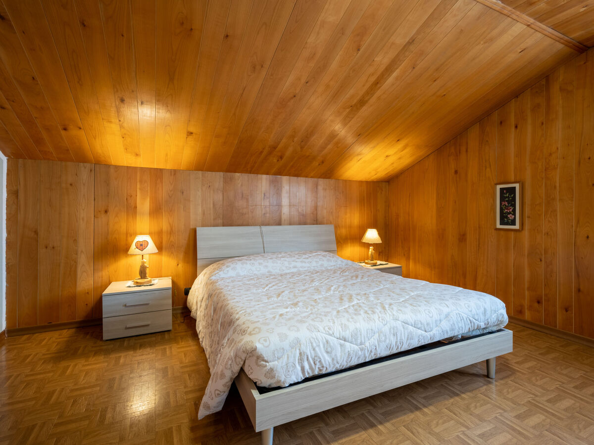 Chalet Marmotte – 80 m² avec cheminée à Sarre, vue montagnes - Photo 5