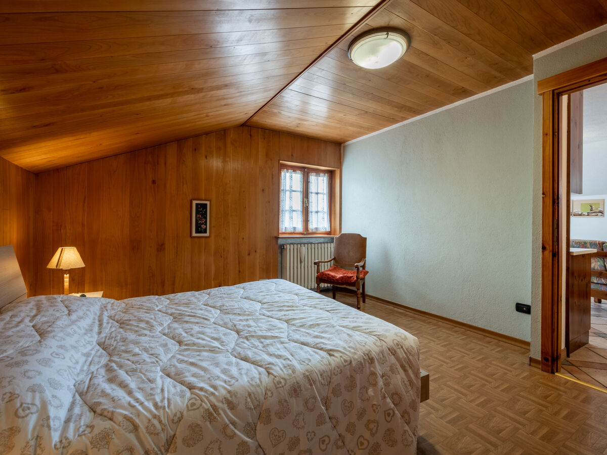 Chalet Marmotte – 80 m² avec cheminée à Sarre, vue montagnes - Photo 9