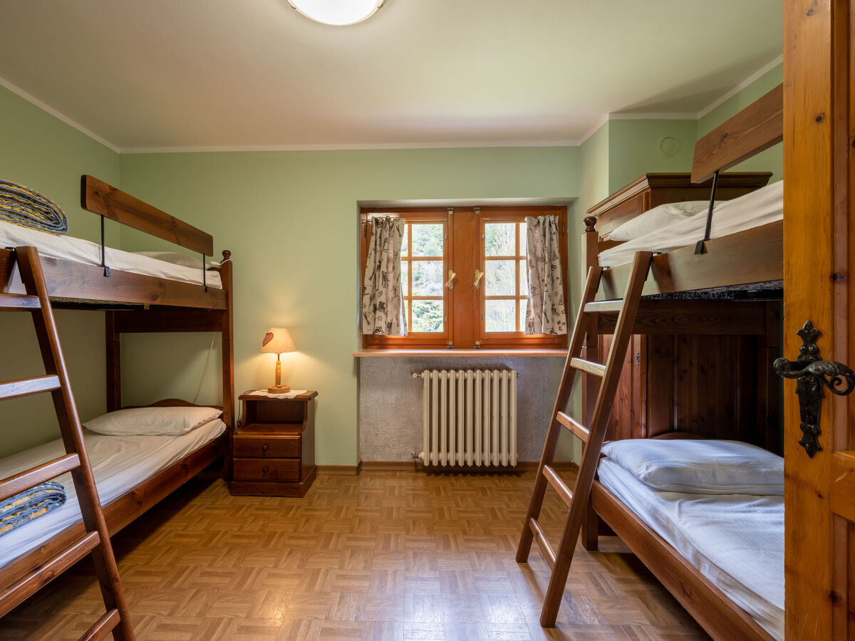 Chalet Marmotte – 80 m² avec cheminée à Sarre, vue montagnes - Photo 10