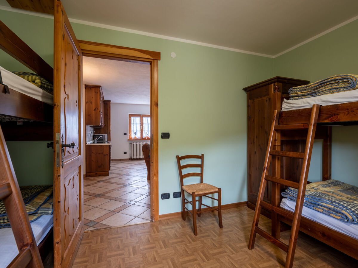 Chalet Marmotte – 80 m² avec cheminée à Sarre, vue montagnes - Photo 11