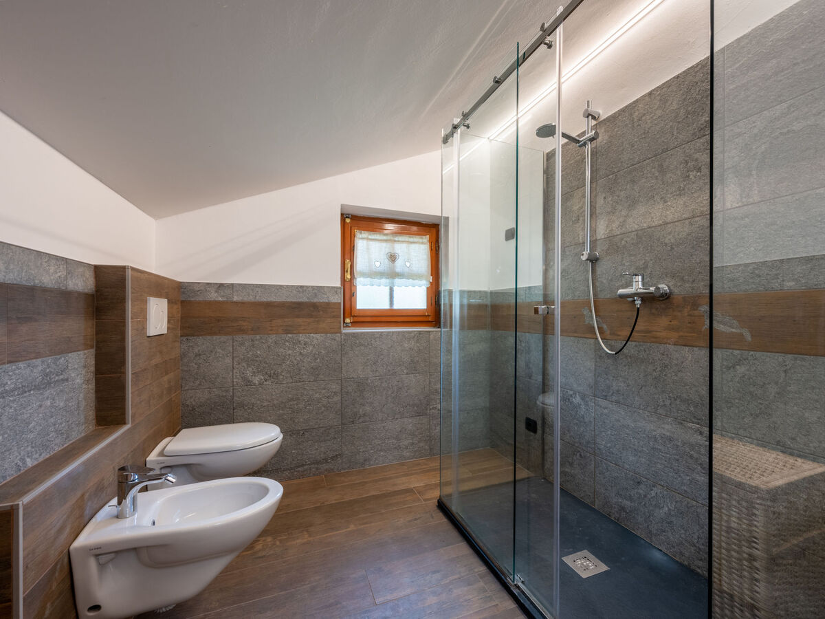 Chalet Marmotte – 80 m² avec cheminée à Sarre, vue montagnes - Photo 13