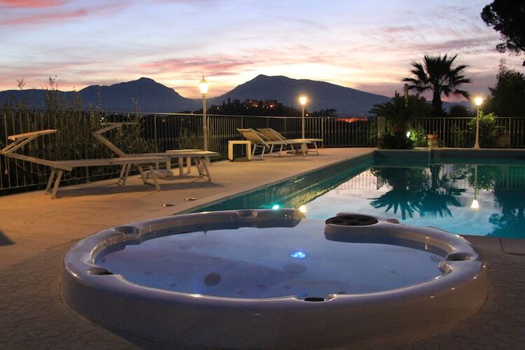 Villa Ninfea avec piscine chauffée à Sant'Omero - Photo 14