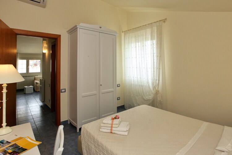 Villa Ninfea avec piscine chauffée à Sant'Omero - Photo 21