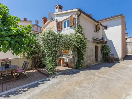 Pinia I – Maison 33 m² avec terrasse à Kaštelir