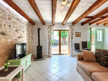 Pinia II – Maison 6 personnes avec piscine à Kaštelir