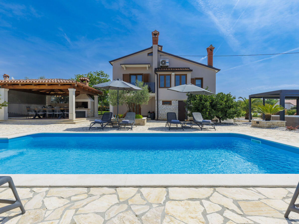 Maison Sara avec piscine privée à Poreč - Photo 9