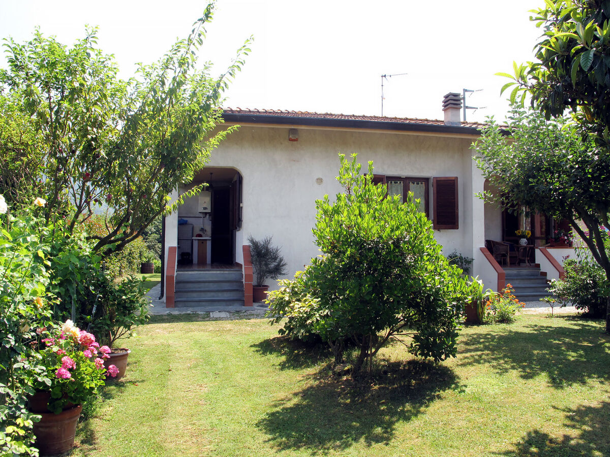 Maison Emilia à Camaiore : 4 pers, jardin 500 m² - Photo 1