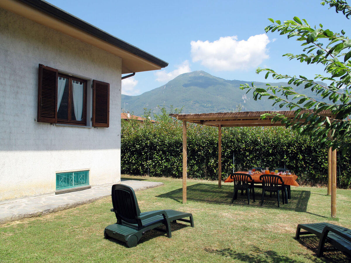 Maison Emilia à Camaiore : 4 pers, jardin 500 m² - Photo 3
