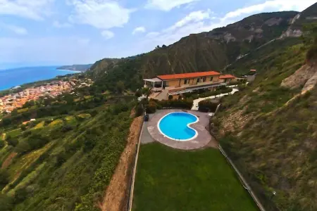 Lunedi, Maison de vacances à Parghelia avec terrasse - Photo 2