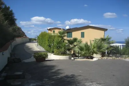 Lunedi, Maison de vacances à Parghelia avec terrasse - Photo 4