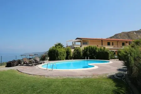 Lunedi, Maison de vacances à Parghelia avec terrasse - Photo 6