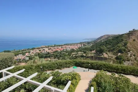 Lunedi, Maison de vacances à Parghelia avec terrasse - Photo 25