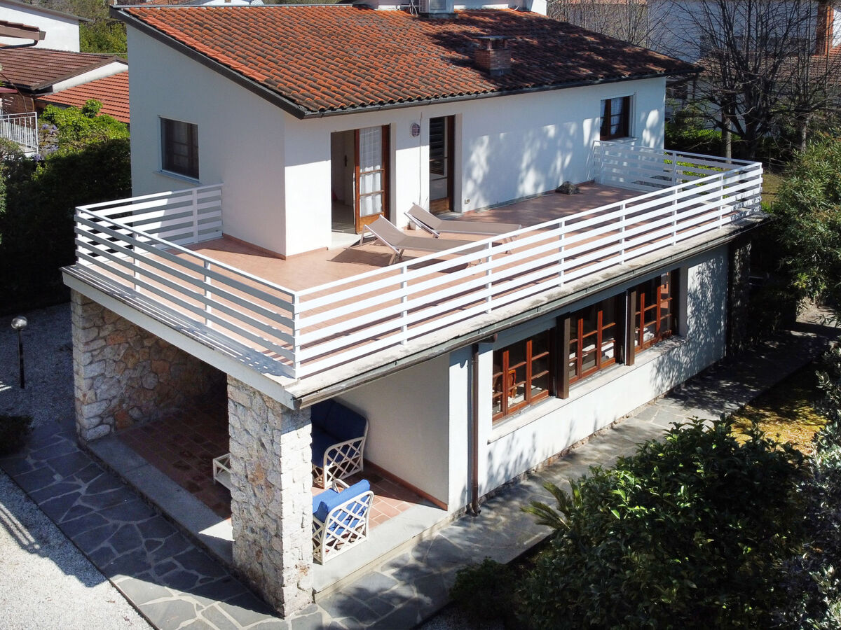 Villa Silvia à Forte dei Marmi, 5 chambres, 570 m de la mer - Photo 27