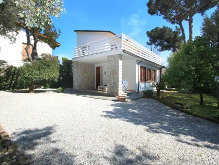 Villa Silvia à Forte dei Marmi, 5 chambres, 570 m de la mer : photo 28