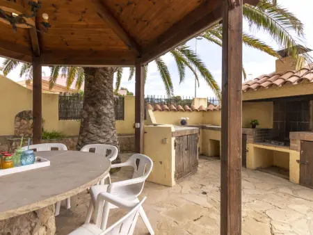 Nellyana, maison 4 chambres avec piscine à Deltebre : photo 22