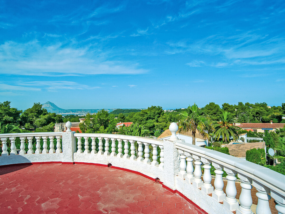 Maison Vina à Javea – piscine, jardin 1 000 m² et terrasse toit - Photo 4