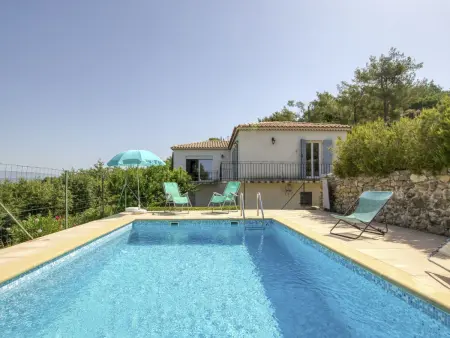 Maison à La Cadière d'Azur, vue mer et piscine dans les vignes : photo 2