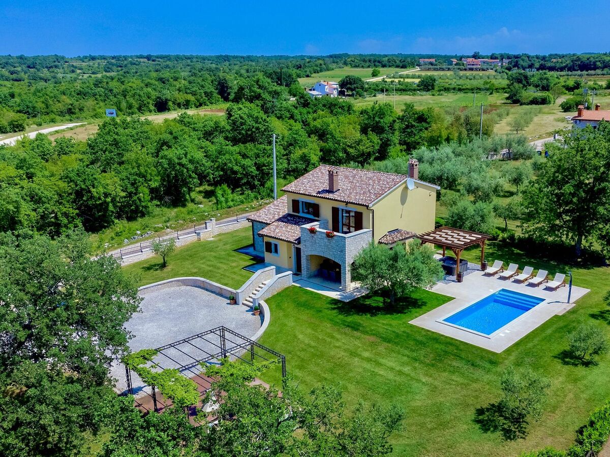 Villa 4 chambres avec piscine chauffée à Sv. Lovreč - Photo 1