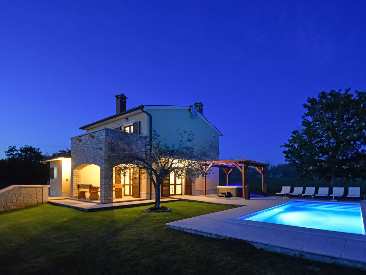 Villa 4 chambres avec piscine chauffée à Sv. Lovreč - Photo 5