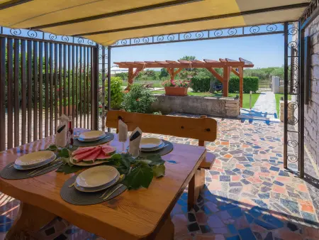 Maison Blog 2 avec piscine privée à Sv. Lovreč : photo 5