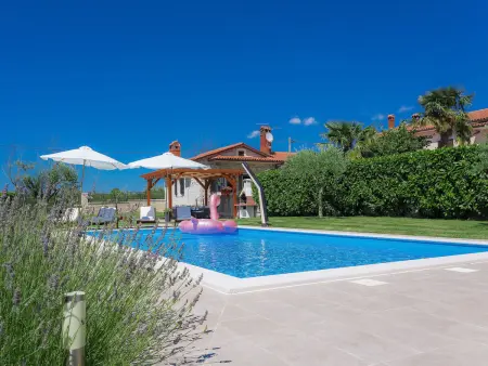 Maison Blog 2 avec piscine privée à Sv. Lovreč : photo 6