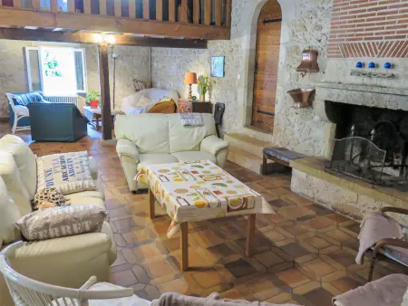 La Raze, gîte 12 pers. avec piscine à Montcaret : photo 10