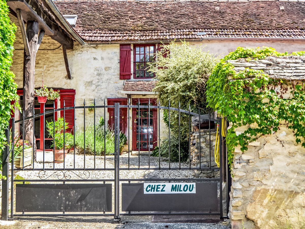 Chez Milou, maison rustique à Tanlay avec vue canal - Photo 1