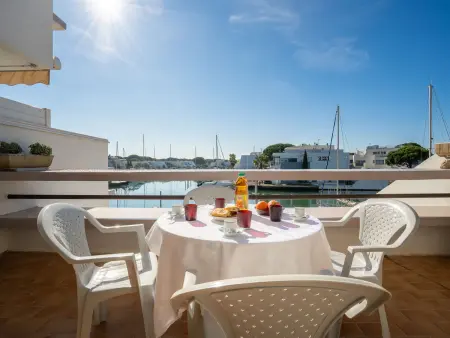 Appartement Les Marinas d'Ulysse IV, Port Camargue : photo 2