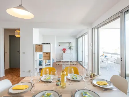 Les Arpèges – Apt 2 pièces avec terrasse vue port - Photo 2