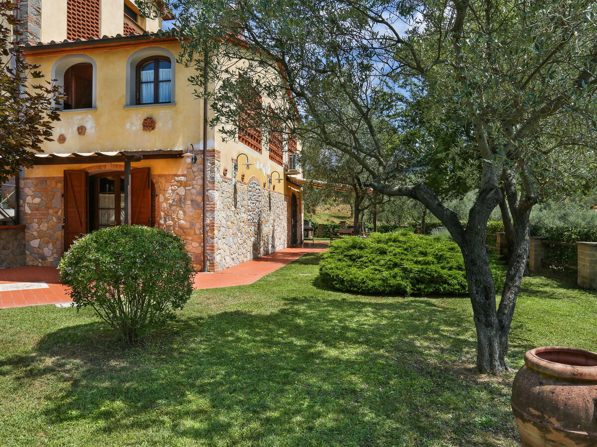 Maison Desideri à Vinci avec piscine et 3 chambres - Photo 2