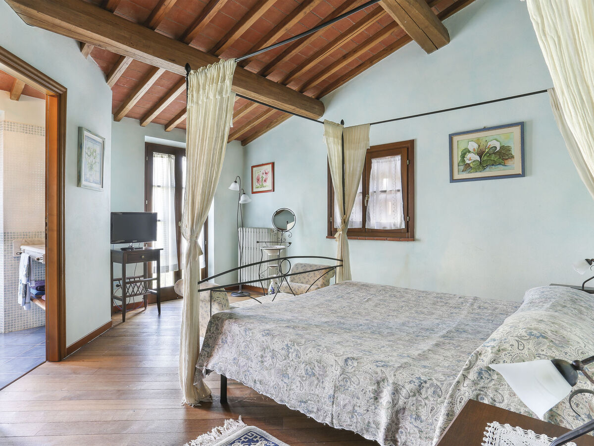 Maison Desideri à Vinci avec piscine et 3 chambres - Photo 10