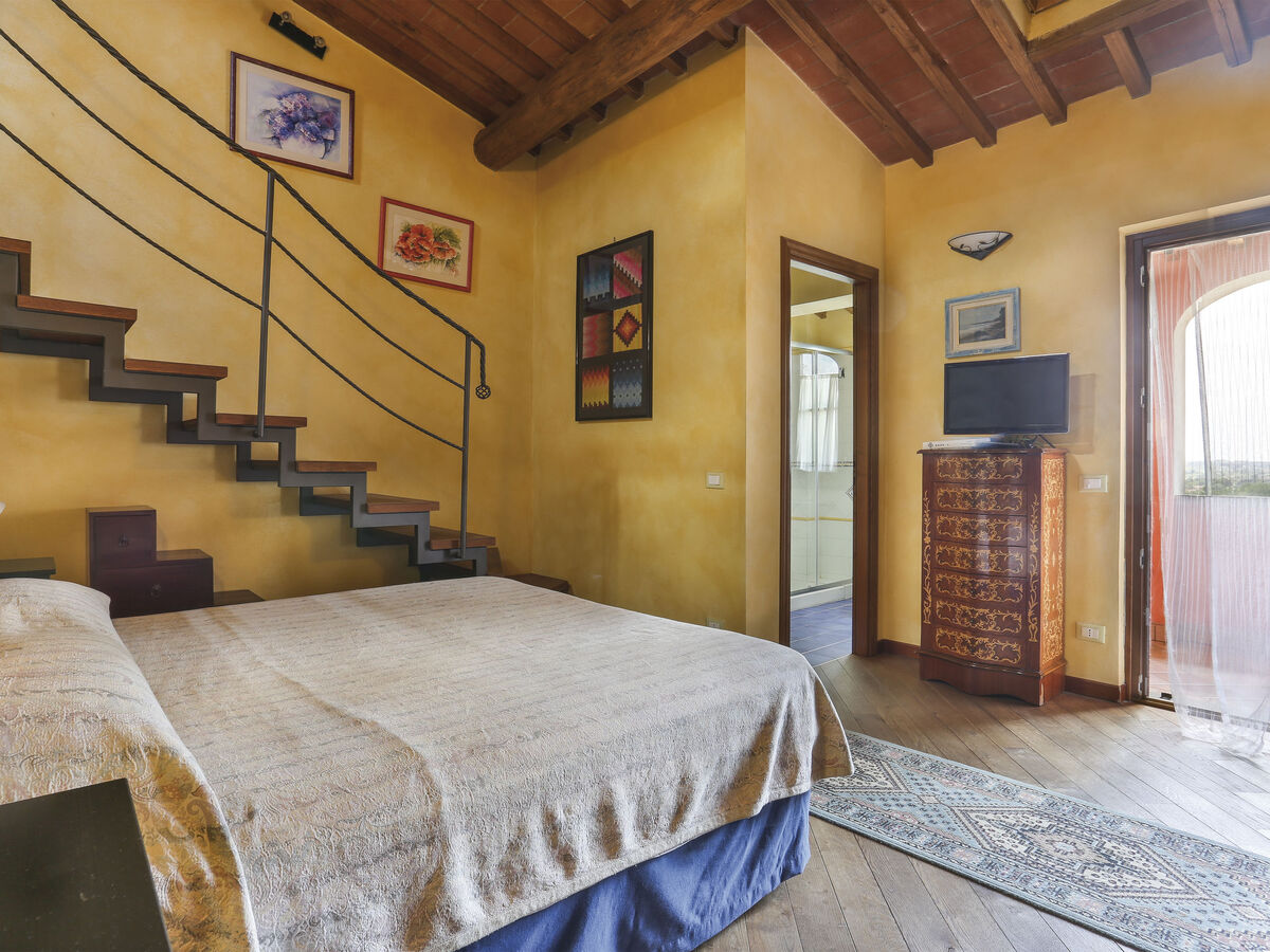 Maison Desideri à Vinci avec piscine et 3 chambres - Photo 14