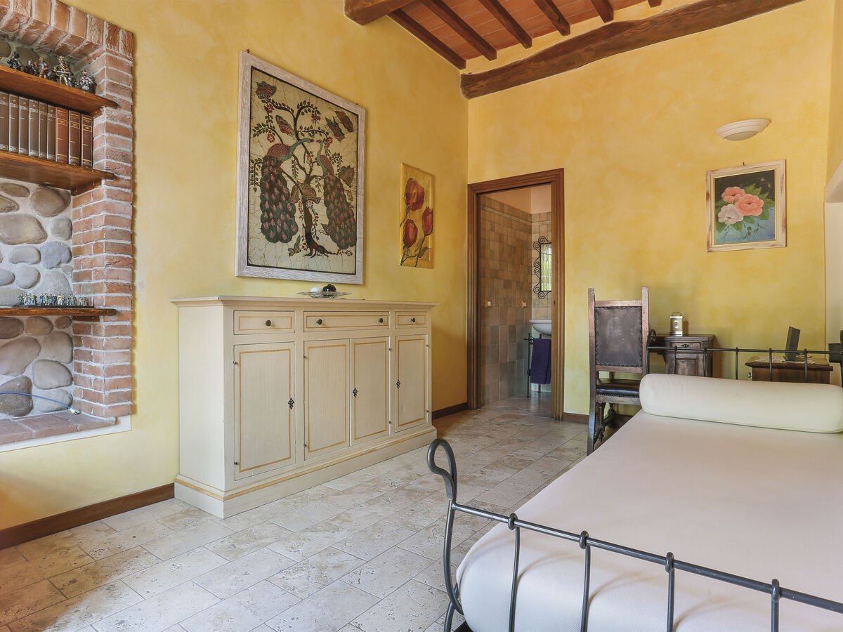 Maison Desideri à Vinci avec piscine et 3 chambres - Photo 16