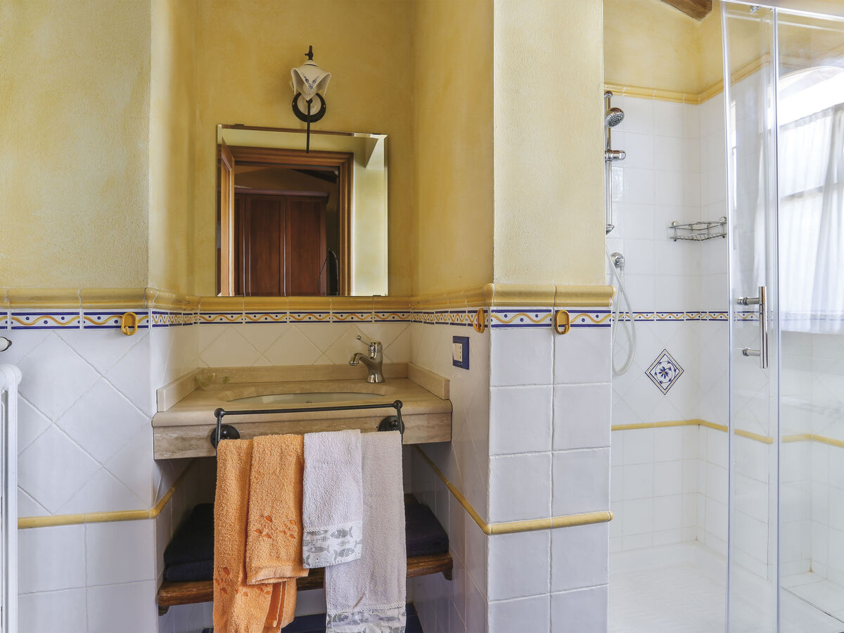 Maison Desideri à Vinci avec piscine et 3 chambres - Photo 19