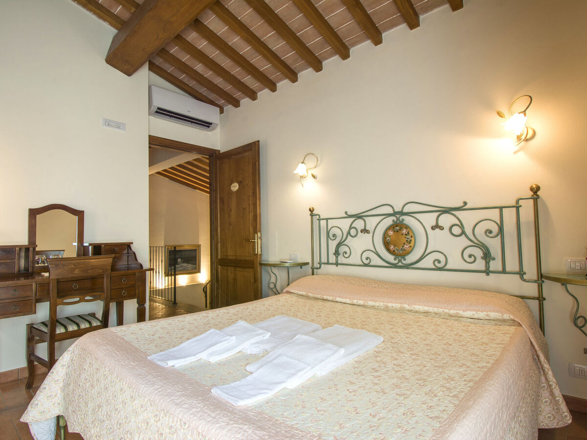 Gîte La Gora – Villa toscane rénovée avec piscine 14x7 m - Photo 7