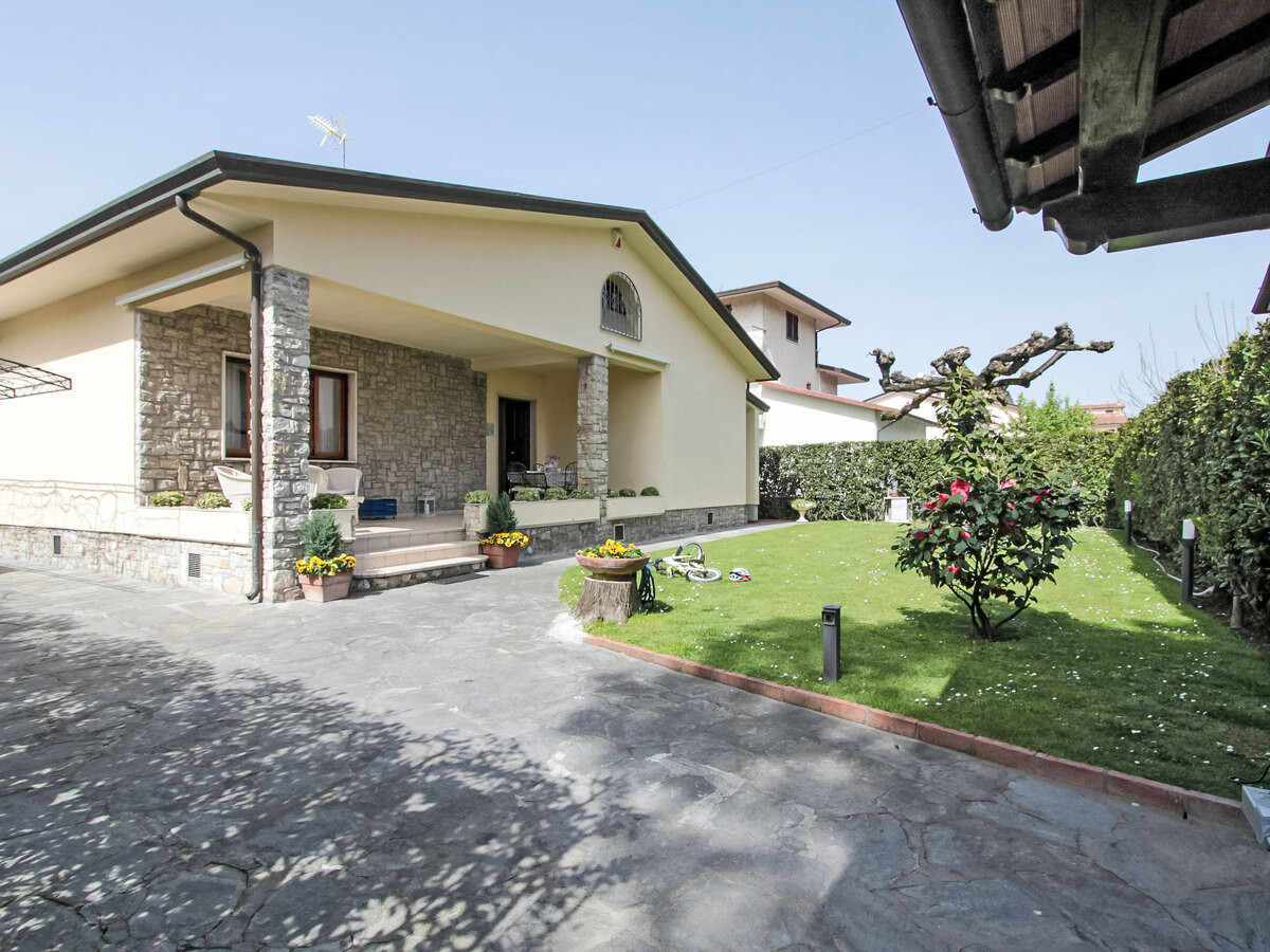 Villa Giovanna à Forte dei Marmi, 1,2 km de la plage - Photo 1