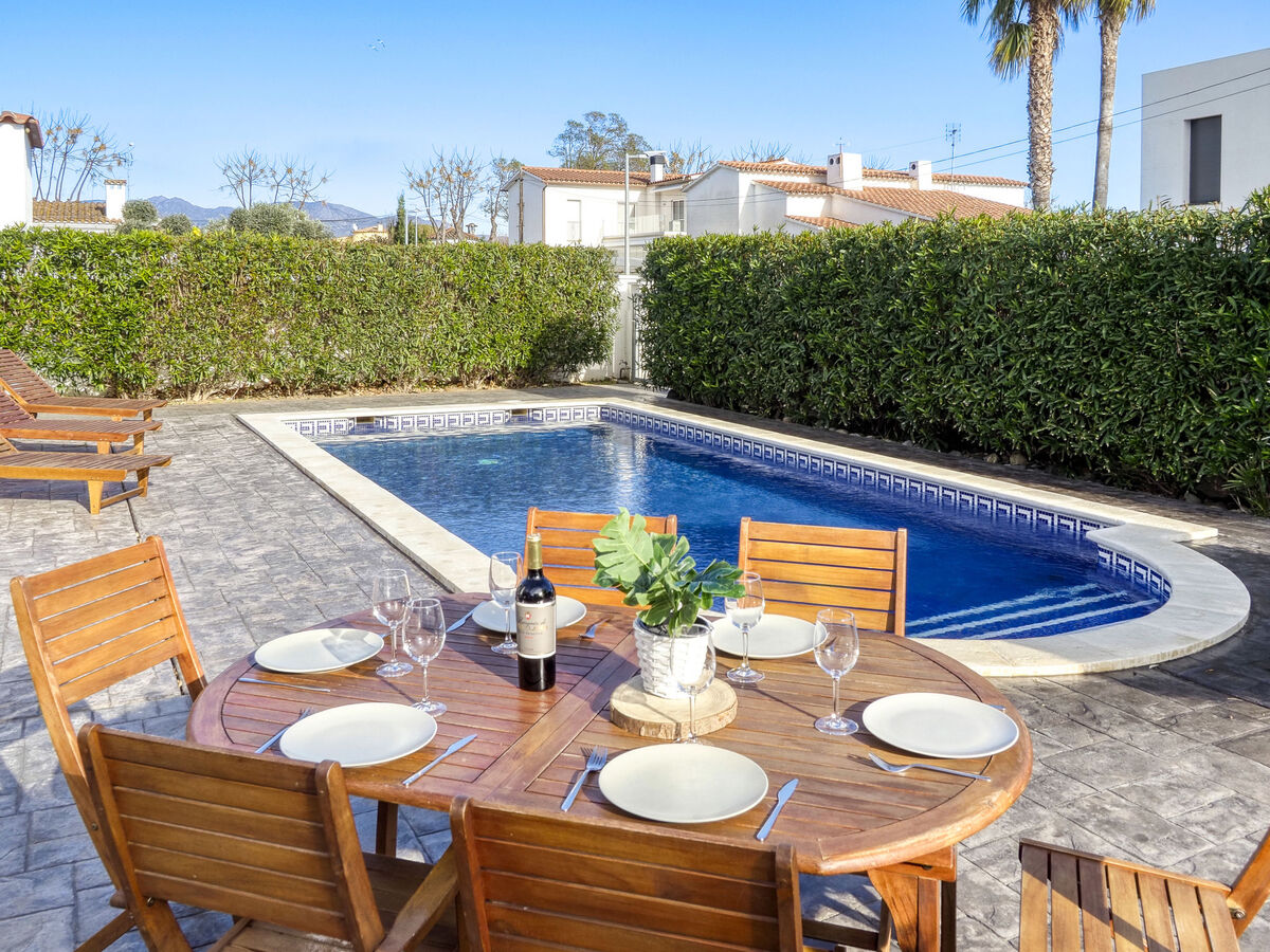 Montgri, maison 6 pers. piscine à Empuriabrava - Photo 1