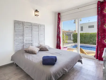 Maison Montgri, belle maison lumineuse avec terrasse au bord de la piscine - Photo 3