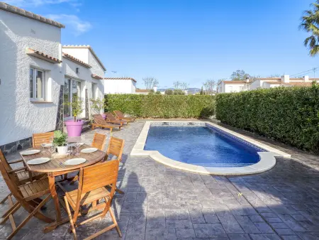 Maison Montgri, belle maison lumineuse avec terrasse au bord de la piscine - Photo 26